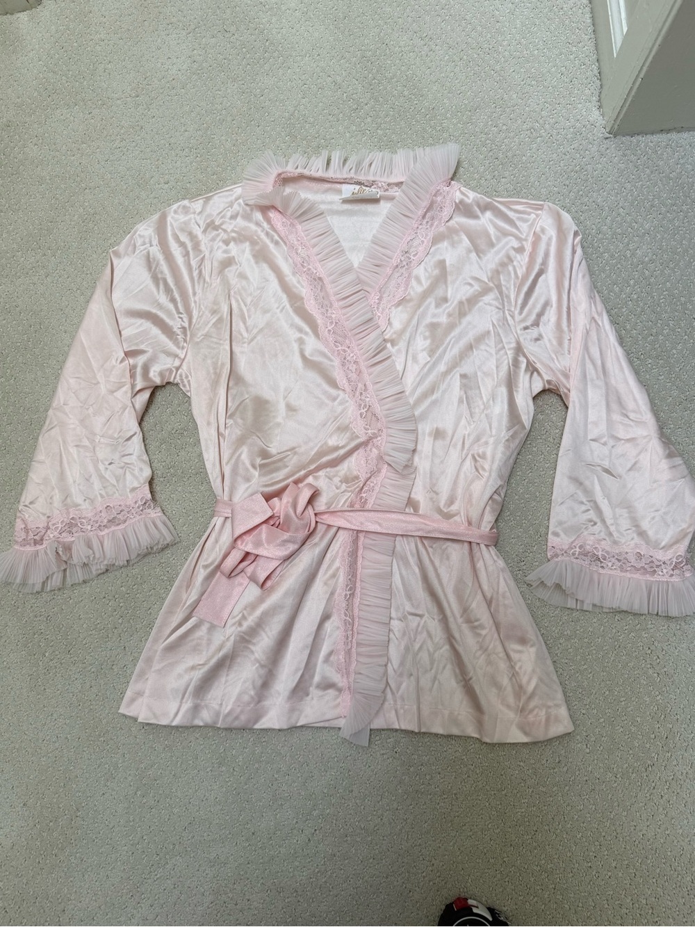 Vintage Jolie Two Pink Satin Robe Women’s L Ruffle Lace Bridal Cottagecore